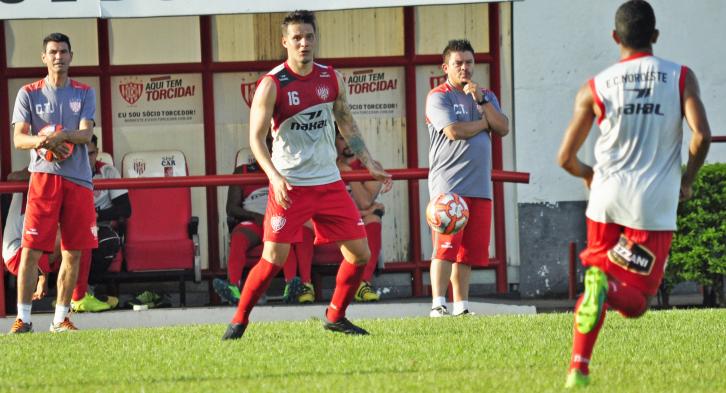 Gilmar Minelli e Adriano Kanaã de olho em treino