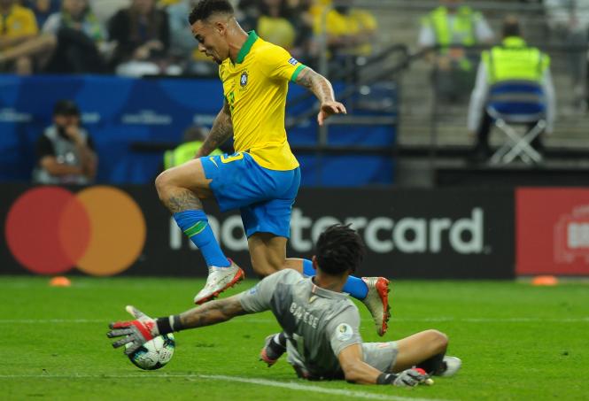 Técnico do Peru, Gareca diz ser o culpado pela goleada sofrida para o Brasil