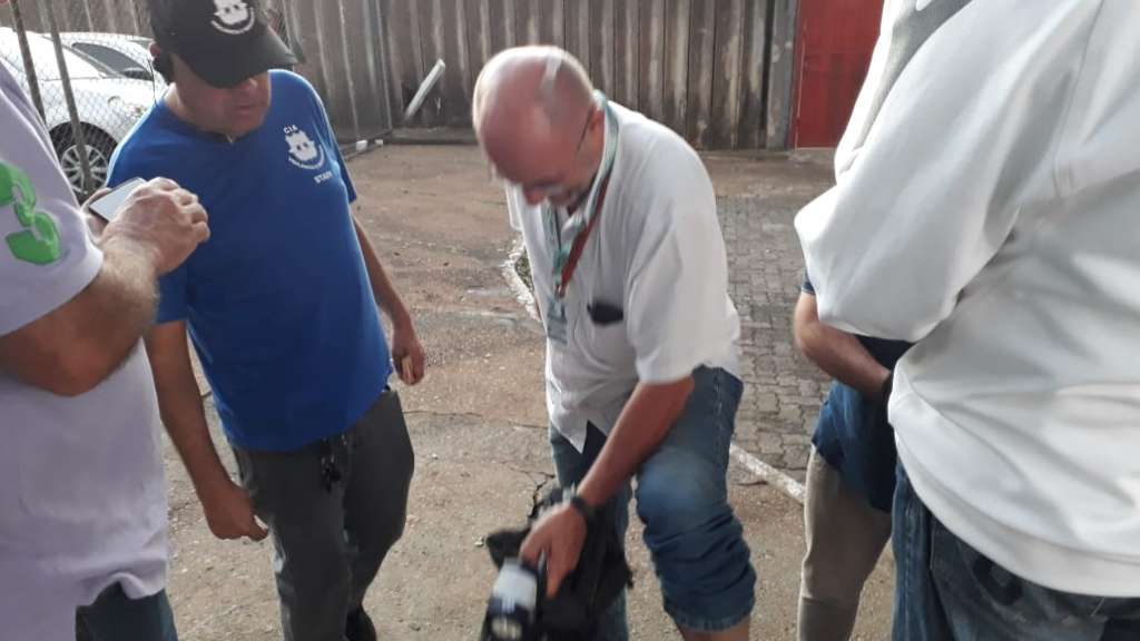 Repórter cinematográfico da Rede Globo foi agredido. (Foto: Sérgio Porto)