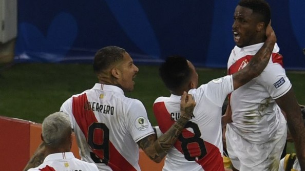 Copa América: Com lesão no joelho, atacante é cortado da seleção peruana