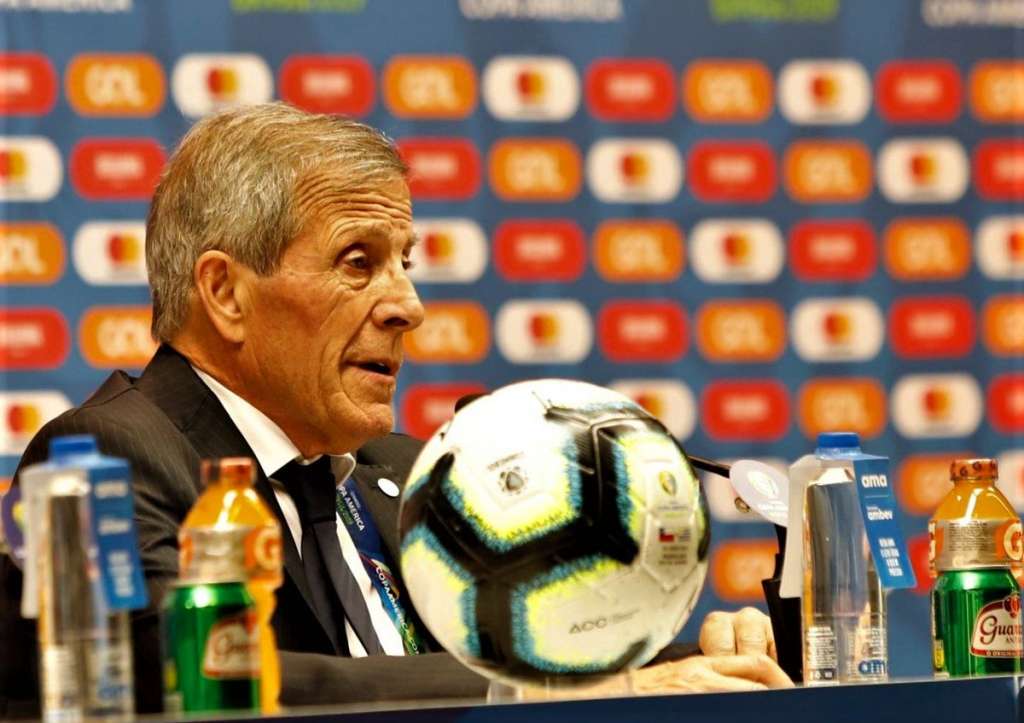 Tabárez comemora vitória difícil do Uruguai e vê Colômbia como mais forte