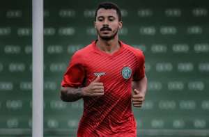 Em lista de dispensa, volante rescinde com o Guarani e acerta com europeu