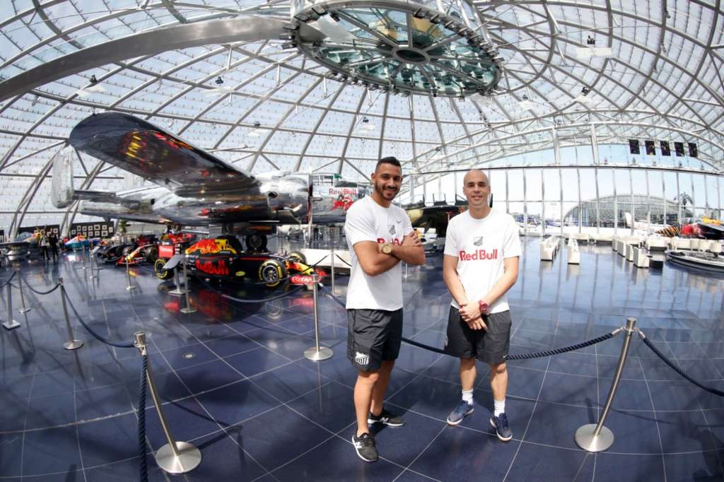 Jogadores visitaram local da Red Bull. (Foto: Ari Ferreira/CA Bragantino)