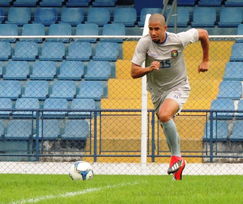 Por primeira vitória na Copa Paulista, Sandoval prega dedicação ao máximo contra o Grêmio Osasco (Foto: Fabrício Cortinove)