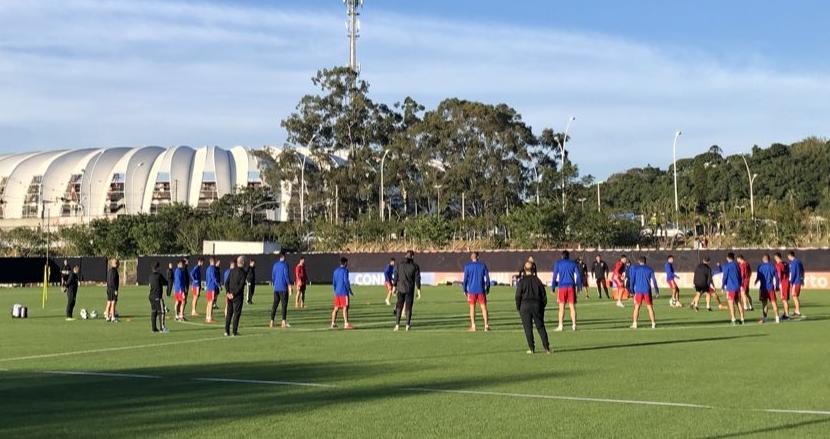 Técnico do Paraguai promete retranca e elogia campanha do time na fase de grupos