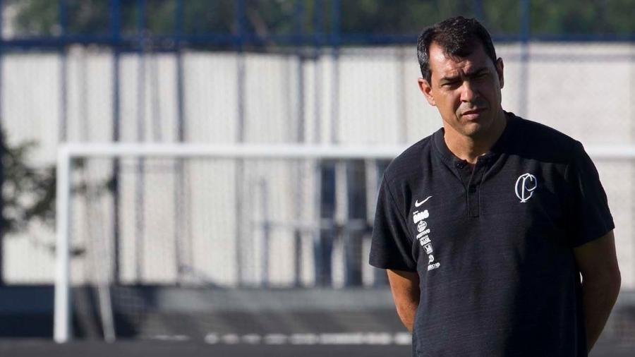 Carille esboça time titular do Corinthians para amistoso com o Botafogo-SP