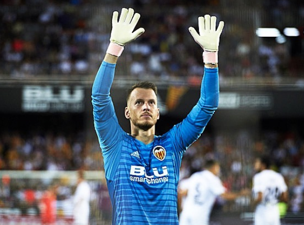 Contratado pelo Barça, Neto agradece Valencia: ‘Vida é feita de novos desafios’