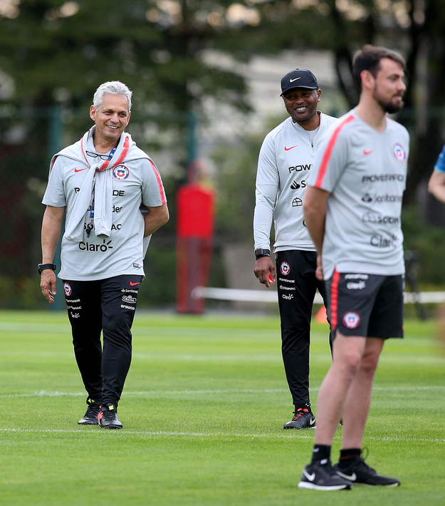 Rueda enfrenta a seleção de seu país nesta sexta-feira. (Foto: Divulgação/Chile)