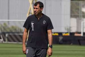 Fábio Carille admite sondagens para sair e quer reforços no Corinthians