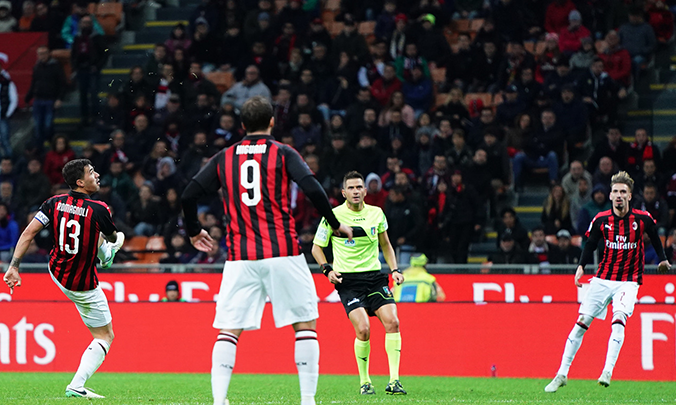 Excluído da Liga Europa, Milan diz aceitar punição por erros de ex-proprietários