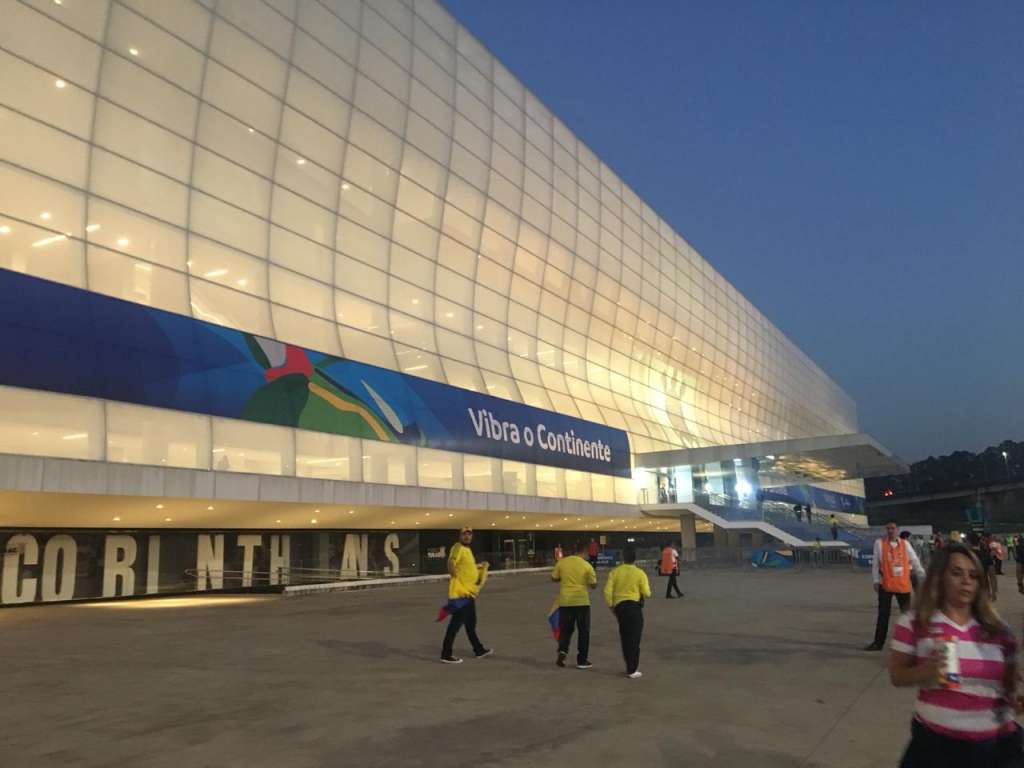 Por conta de trânsito, duelo entre Colômbia e Chile atrasa 20 minutos 