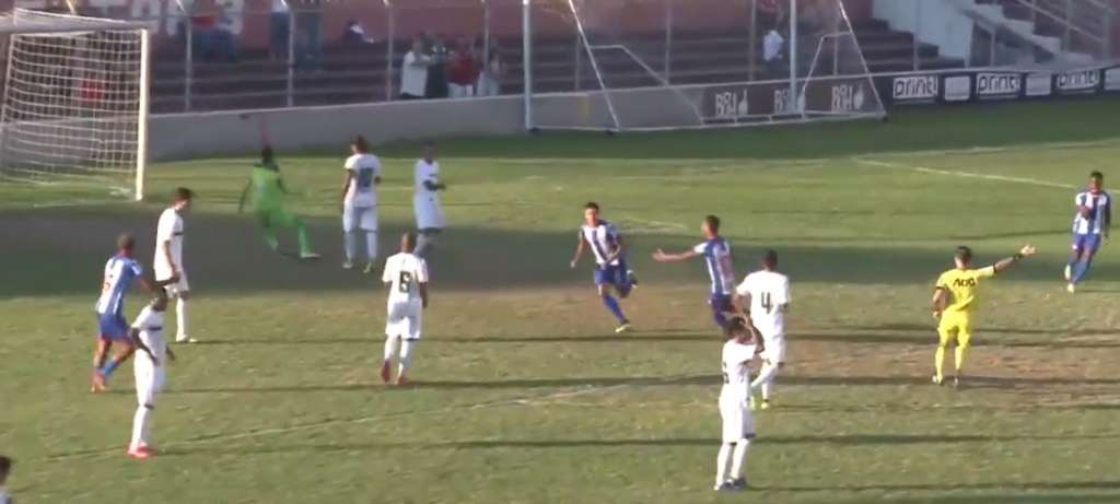 Gol do Nacional que decretou a primeira virada da partida