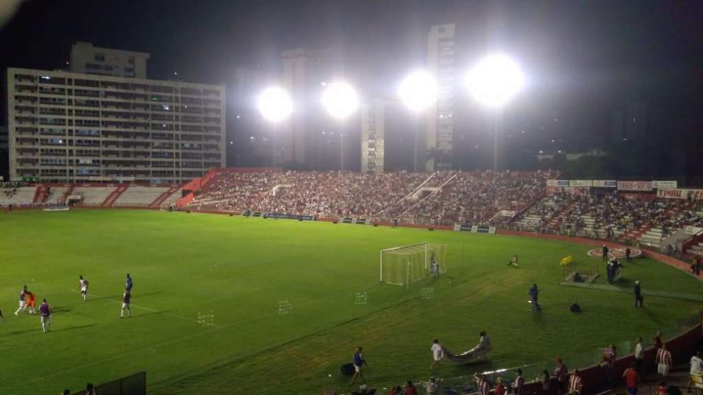 Os torcedores presentes não ficaram satisfeitos com a atuação do Náutico diante do ABC, pela Série C (Foto: William Cavalcanti) - William Cavalcanti