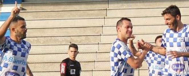 São José fez a festa em casa