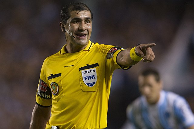 Copa América: Fã da Chapecoense, árbitro equatoriano vai apitar Brasil x Argentina