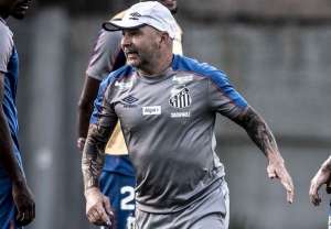 Sampaoli faz testes e Santos vence time da Série B em jogo-treino