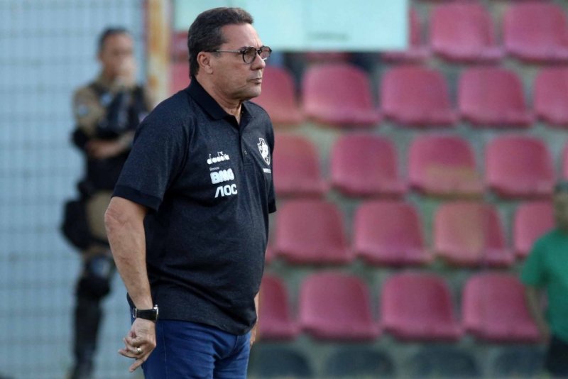 Luxemburgo afirma que tem a missão de recuperar cultura vencedora do Vasco