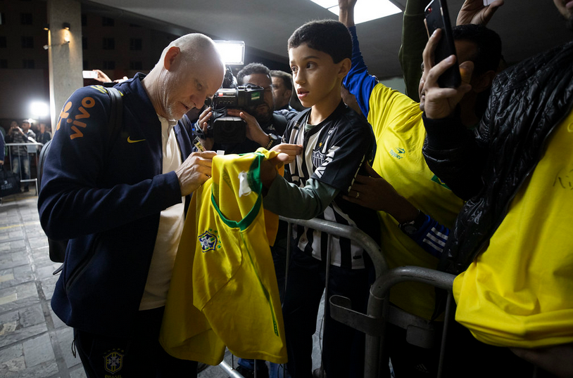 Copa América: Craques do passado ‘jogam’ nos bastidores do Brasil e da Argentina