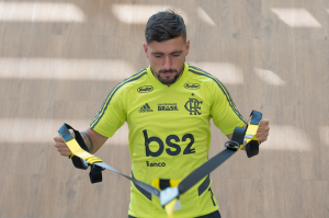 Sem folga após derrota uruguaia, Arrascaeta tem 1º treino com Jorge Jesus no Fla