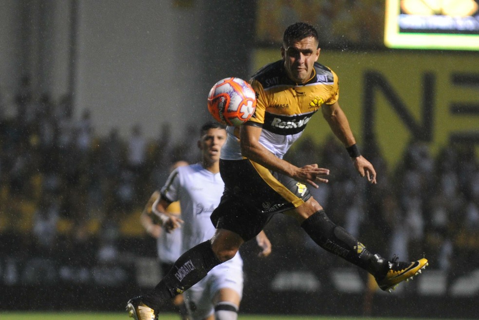 Série B: Ex-atacante do Guarani deve se tornar mais uma opção no Criciúma