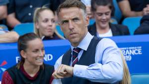Na semi do Mundial, Inglaterra exalta a 'mentalidade vencedora' de Phil Neville