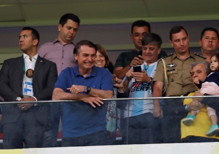 Bolsonaro irá ao Mineirão para acompanhar partida entre Brasil e Argentina