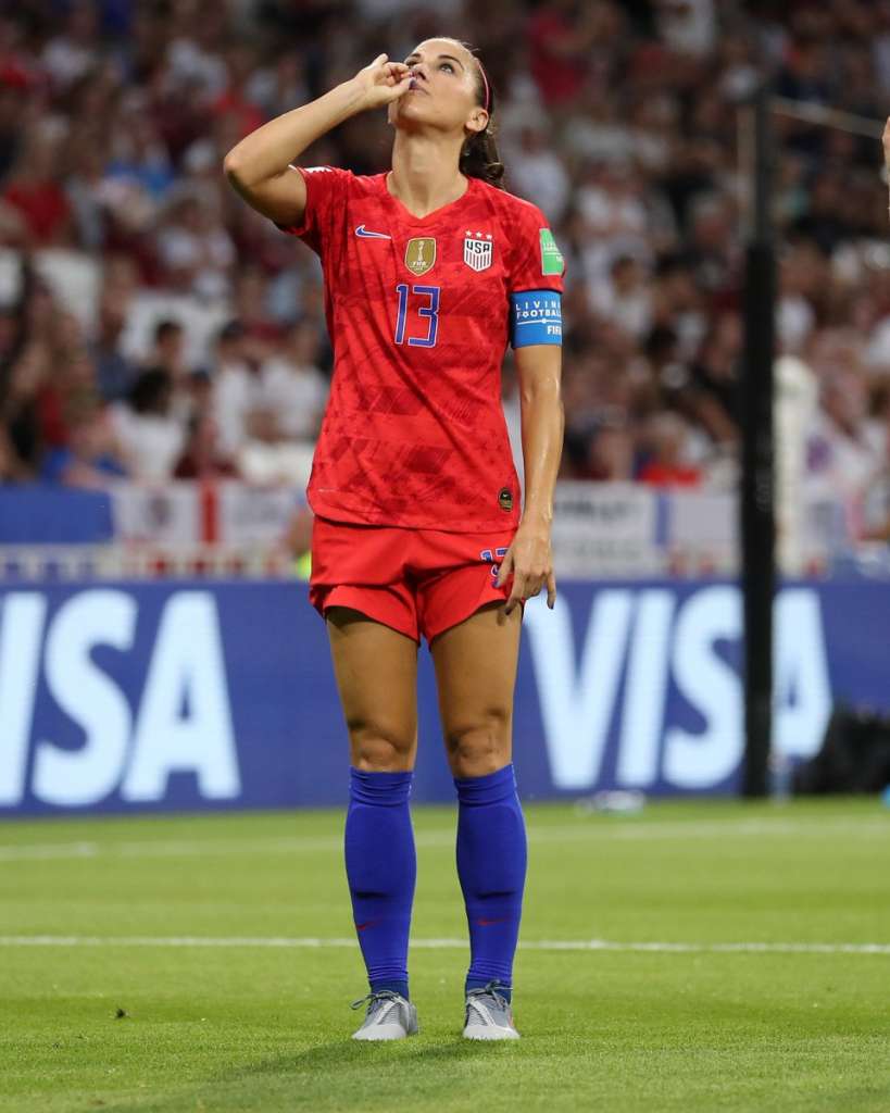 Alex Morgan marcou na vitória americana e ironizou as inglesas 