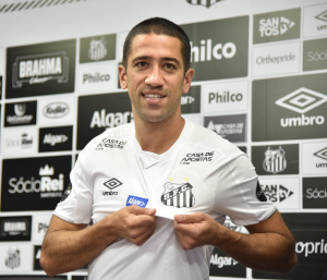 Evandro evita prever estreia no Santos e não se vê como reposição para Jean Lucas