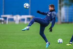 Kannemann e Matheus Henrique treinam no Grêmio e ficam à disposição de Renato