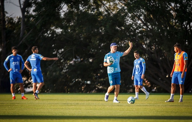 Mano prepara Cruzeiro para jogo contra o Atlético-MG pela Copa do Brasil