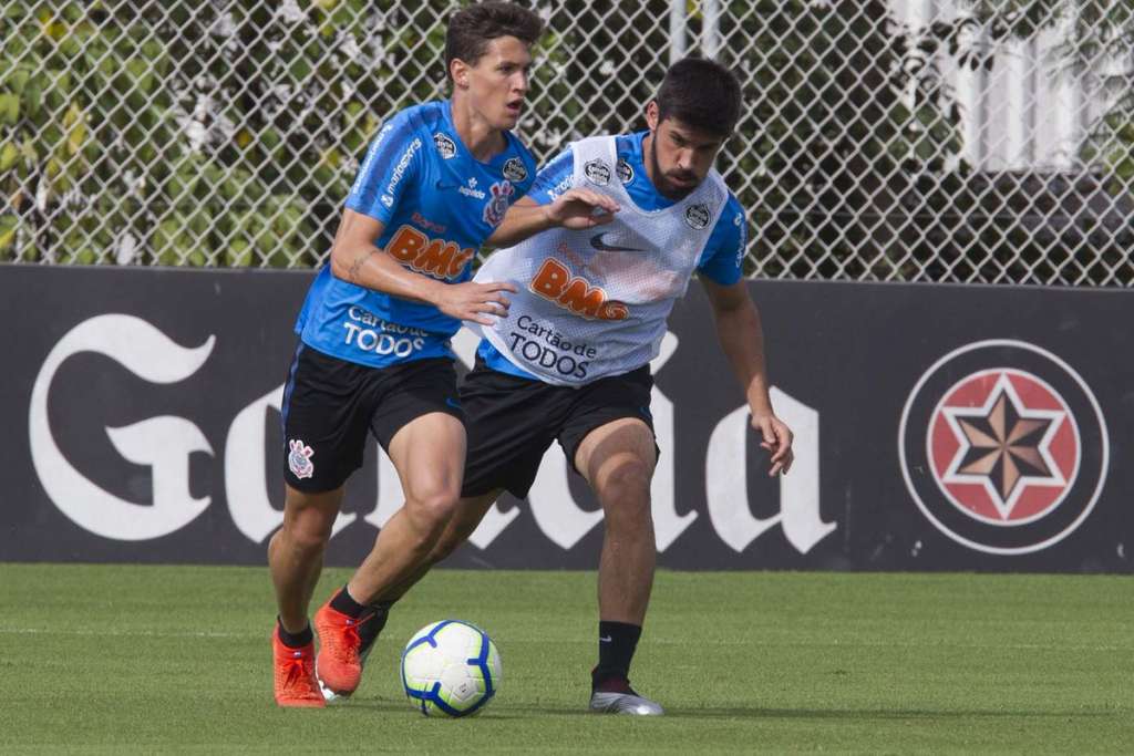 Com ataque desfalcado, Corinthians visita o Vila Nova em amistoso