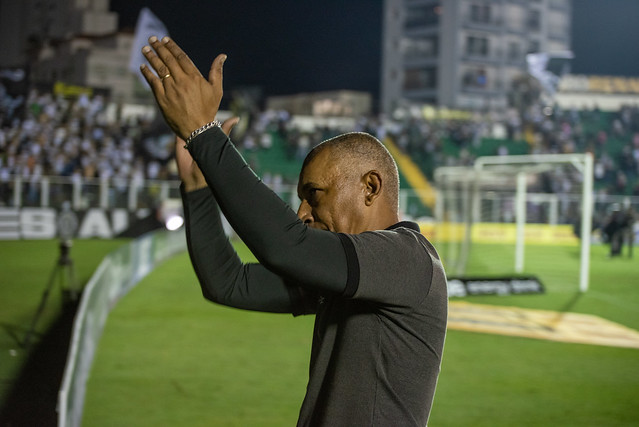 Em final diante do Brusque, Hemerson Maria busca primeira taça no comando do Figueirense