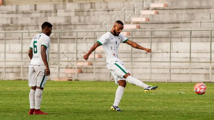 Série D: Após ‘morder adversário’, zagueiro retorna ao time titular do Manaus