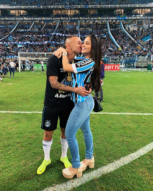 Sensação da Seleção, Everton Cebolinha é artilheiro e pai de família