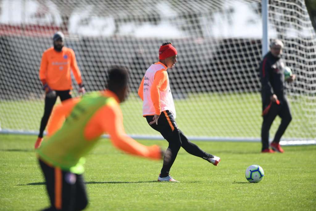 Com Dourado e Moledo no time, Odair testa Inter com Patrick no meio-campo