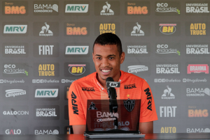 Alerrando vê Atlético-MG pronto para mês intenso e se espelha em Ricardo Oliveira