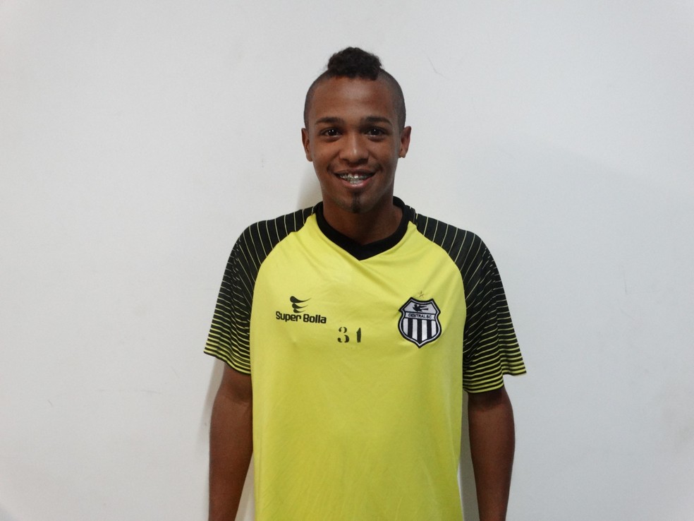 Série D: Eliminado, Central renova com lateral e empresta mais um meia