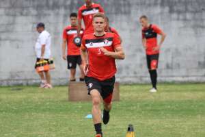 Série C: Volante ex-Paraná é anunciado como reforço do Santa Cruz