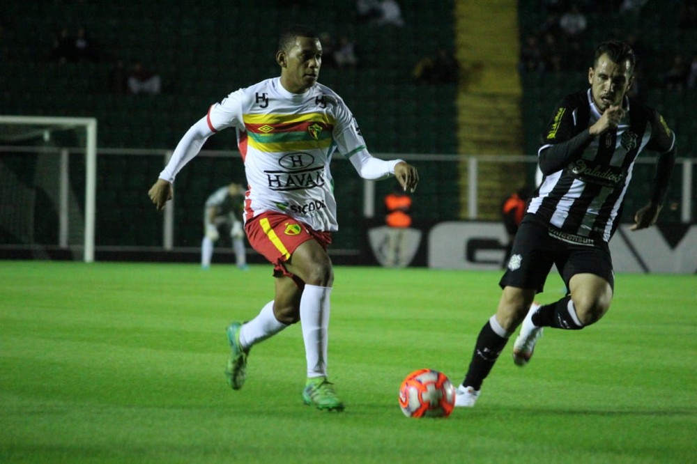 Série D: Após vice na Recopa, Waguinho Dias exige foco total do Brusque por acesso