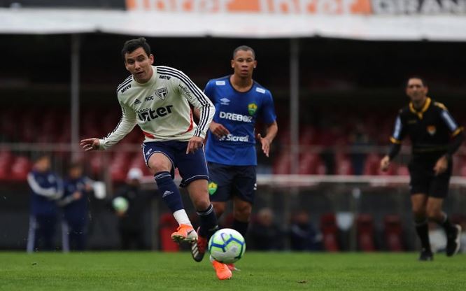 Com atacante de volta, São Paulo vence jogo-treino contra time da Série B