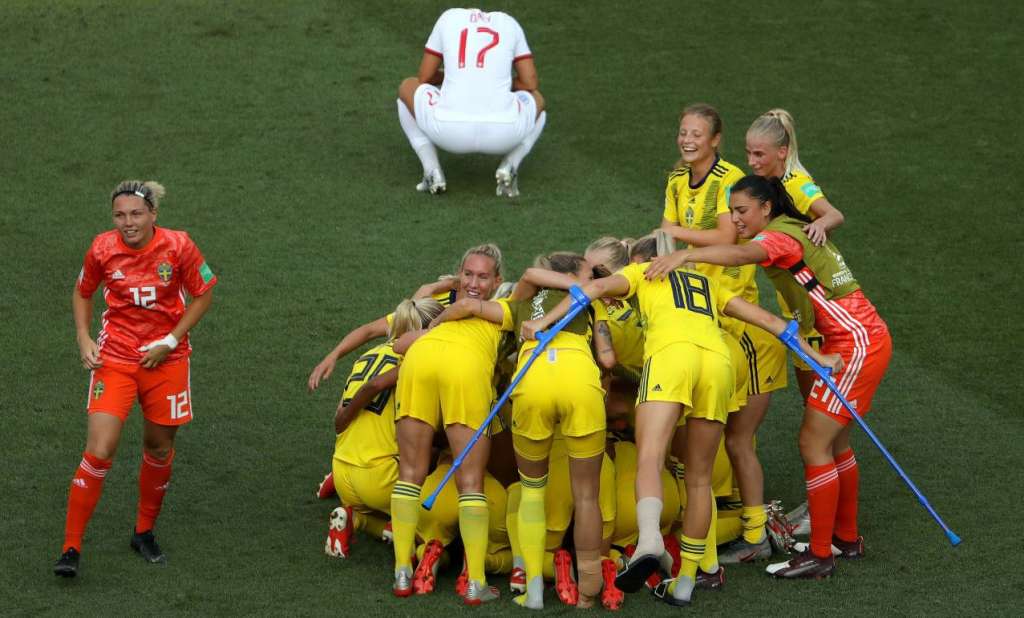 Jogadoras da Suécia comemoram o terceiro lugar conquistado na Copa do Mundo