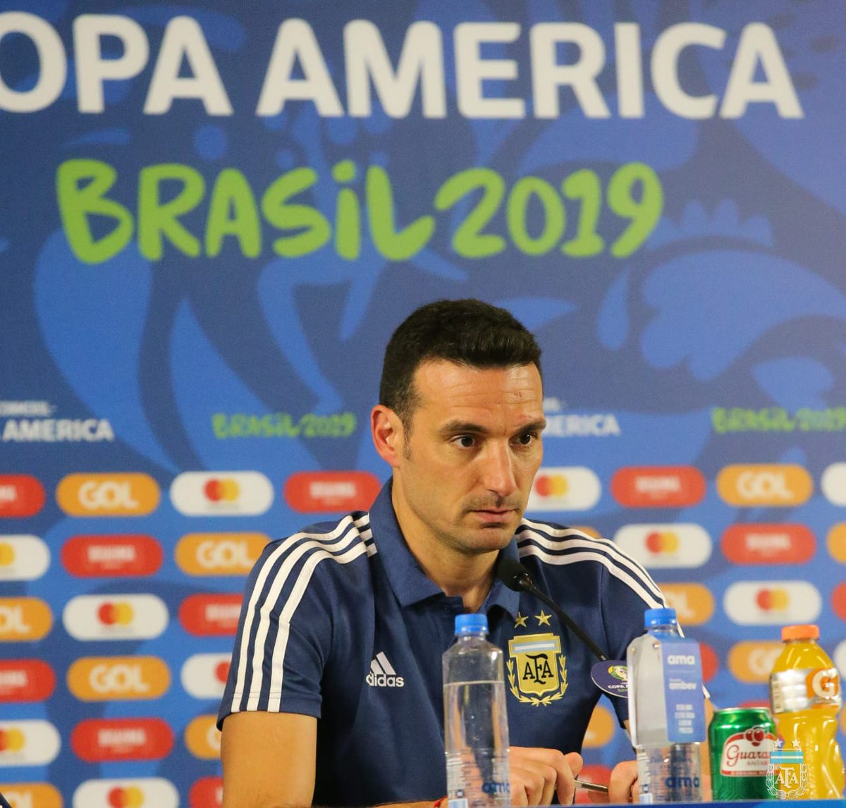 Copa América: Scaloni volta a atacar arbitragem e faz elogios à atuação da Argentina