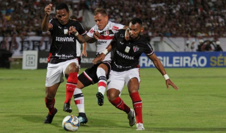 Ferrão surpreendeu Santa Cruz no Arruda