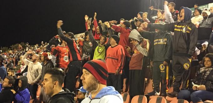 Torcida do Ituano enfrentou frio e apoiou seu time