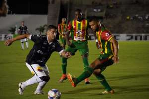 Botafogo 1 x 2 Sampaio Corrêa - Bolívia vence o Belo e entra no G4