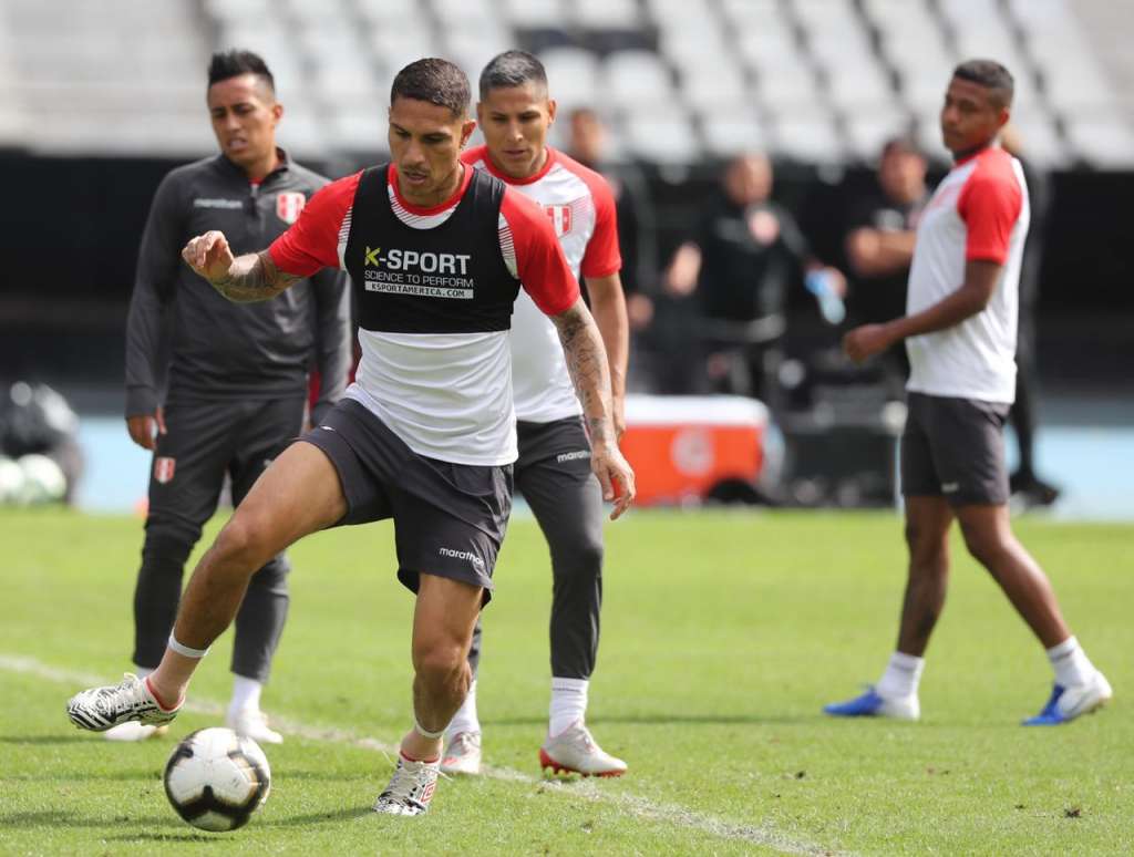 Guerrero tenta repetir feito do tio e conquistar a Copa América para o Peru