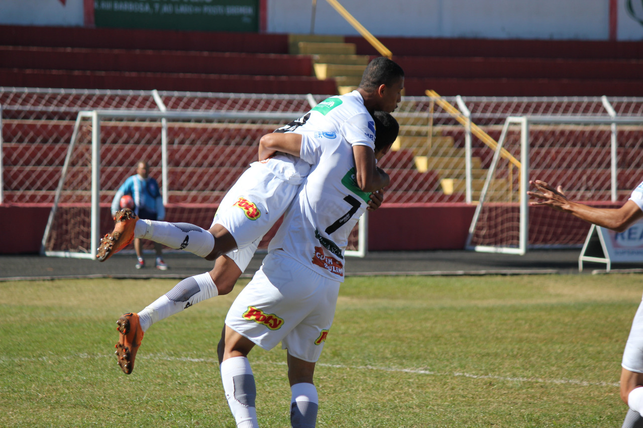 Batatais 1 x 2 Comercial – Com golaço de Bruno Sabiá, Leão vence fora e mantém 100%