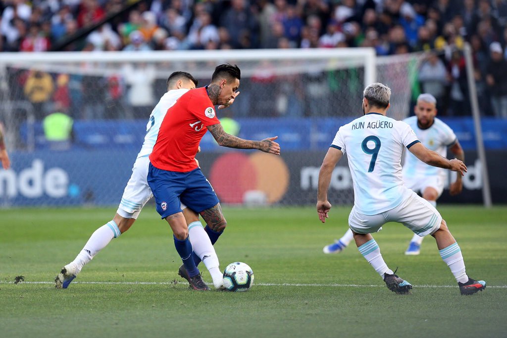 Copa América: Beausejour anuncia aposentadoria do Chile após derrota para Argentina