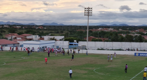 Após queda na Série D, Organizada do América-RN tenta invadir vestiário do time