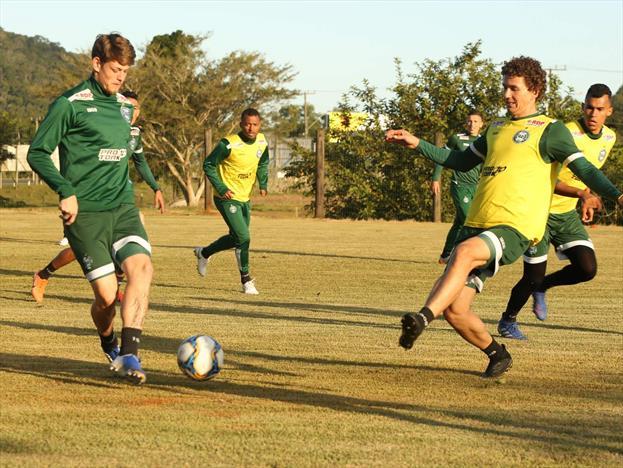 Coxa tem dúvidas para terça. (Foto: Divulgação/Coritiba)